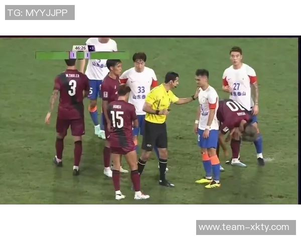 泰国队换人出现意外情况裁判与中国队共同调解纷争